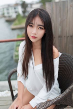 嫩模被强到高潮呻吟不断_720全集免费播放